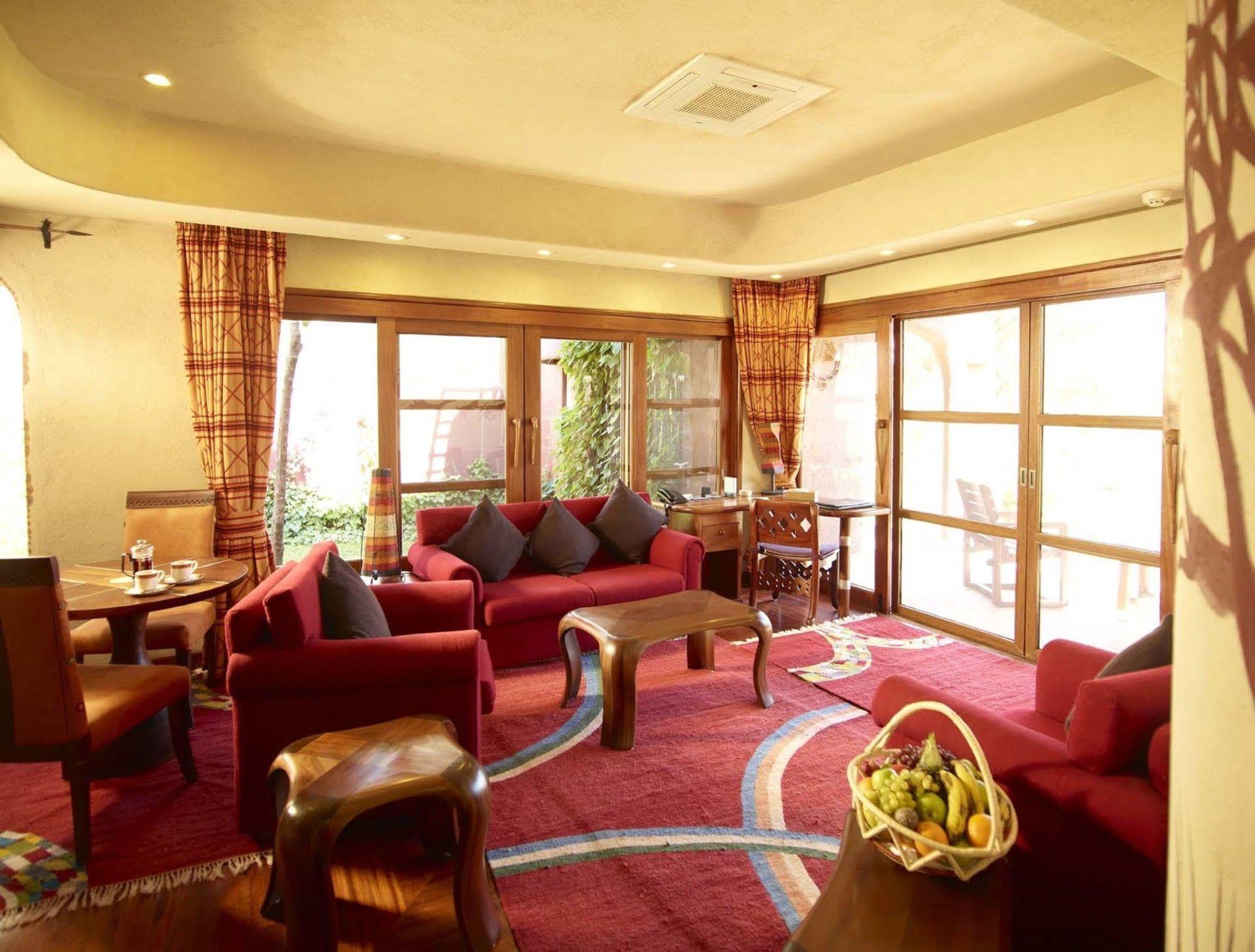 Amboseli Serena Safari Lodge Exterior foto