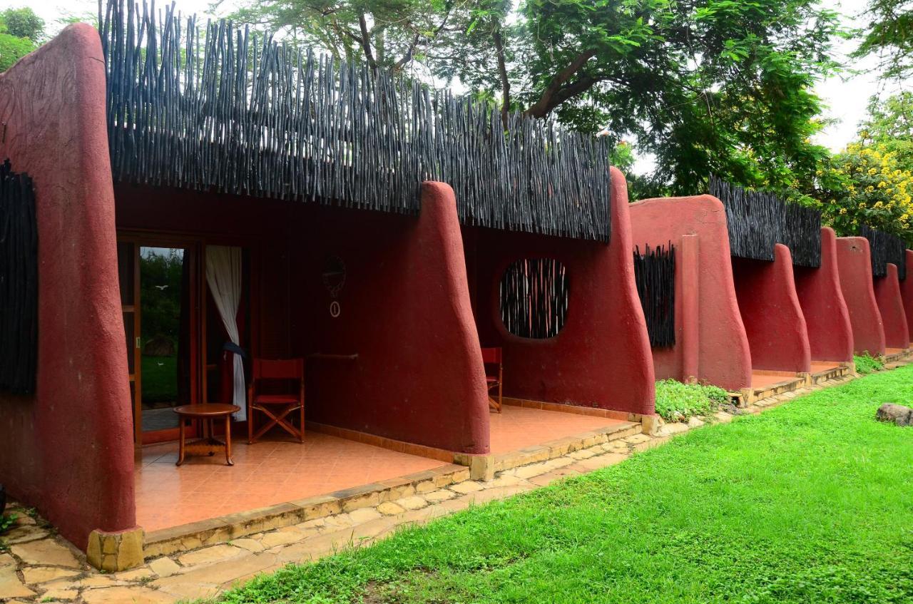 Amboseli Serena Safari Lodge Exterior foto